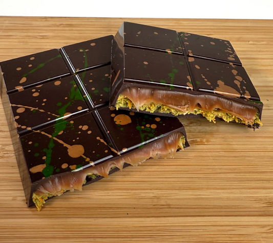 Dubai Done Better – Pistachio Milk Chocolate Caramel Bar